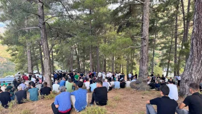 Antalya’da kazada hayatını kaybeden çocuk toprağa verildi