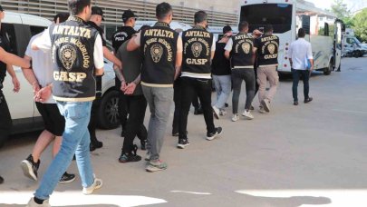 Antalya’da silahlı suç örgütüne eş zamanlı operasyon: 7 gözaltı
