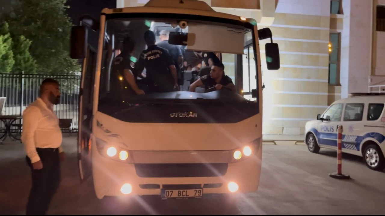 Antalya’daki rüşvet soruşturmasında 5 tutuklama, 9 adli kontrol kararı