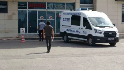 Çatıdan hortumla balkona inmek isterken hayatını kaybeden şahsın cenazesi teslim alındı