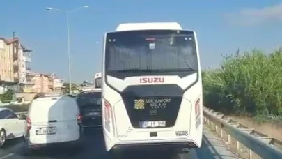 Emniyet şeridini kullanan araçlar ambulansa zor anlar yaşattı