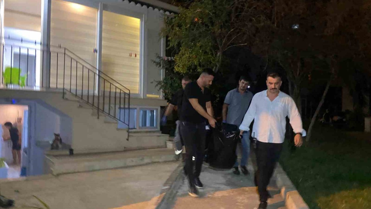 Eski karısını eşarbıyla ve yastıkla boğup polise teslim oldu