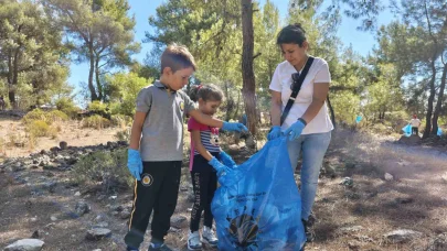 Gönüllüler Kepez Aktoprak ormanlık alanını temizledi