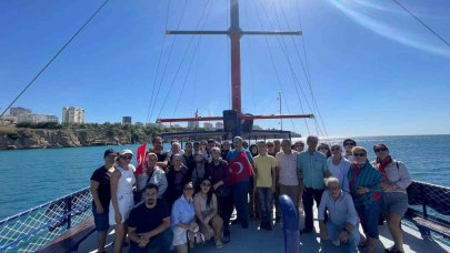 "Kitaplar Konuşuyor" projesi gönüllülerle denize açıldı