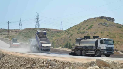 Manavgat’ta grup yolları asfaltlanıyor