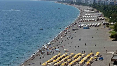 Okullar açıldı, dünyaca ünlü sahildeki yoğunluk yarı yarıya düştü
