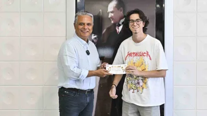 YKS’de başarılı olan MURGEM’in öğrencileri ödüllendirdi