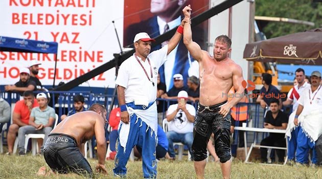 21. Feslikan Yağlı Güreşleri Şampiyonu Balaban