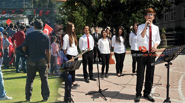 29 EKİM CUMHURİYET BAYRAMI KUTLAMALARINDA DUYGULANDIRAN KARE