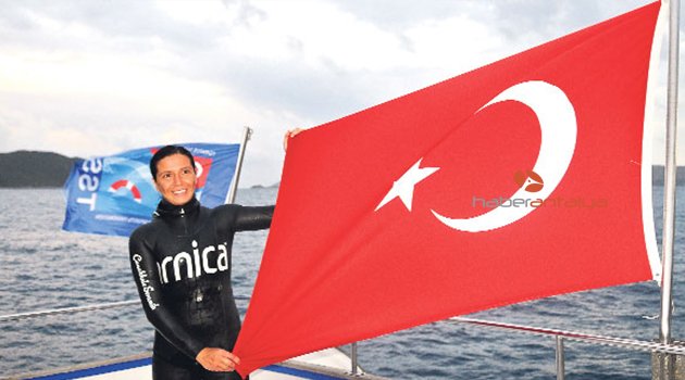 29 EKİM'DE ŞEHİTLER İÇİN REKOR DENEMESİ