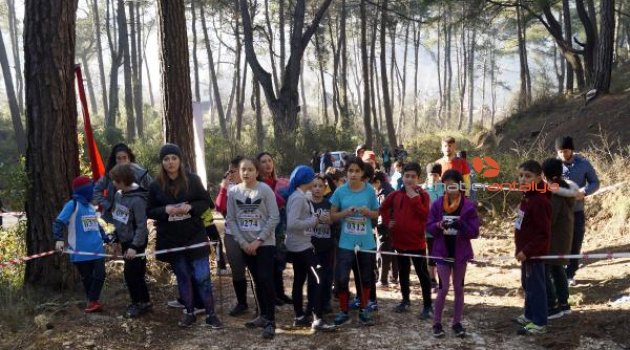 3'üncü Kademe Oryantiring Yarışması Finike'de başladı