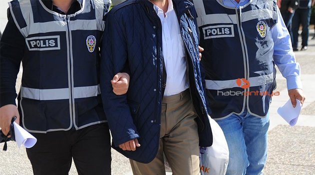 4 ADLİYE ÇALIŞANINA FETÖ GÖZALTISI