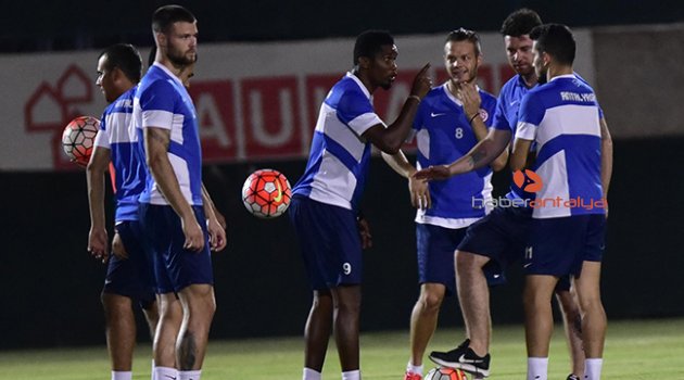 4 KITA 8 ÜLKE 27 FUTBOLCU