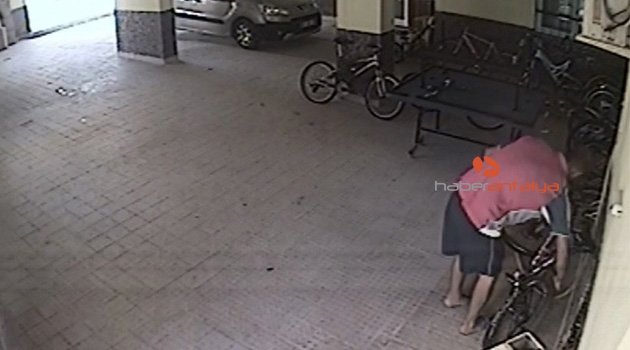 40 saniyede bisiklet hırsızlığı