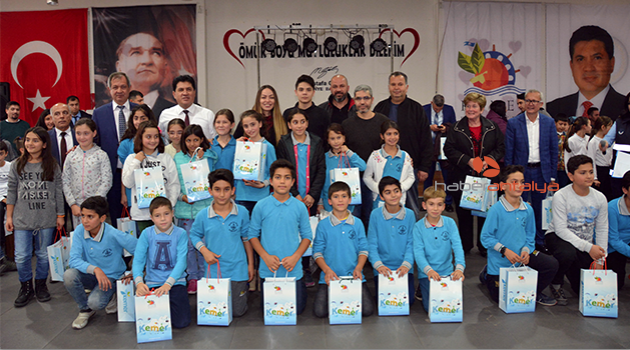 500 öğrenciye tablet hediye edildi