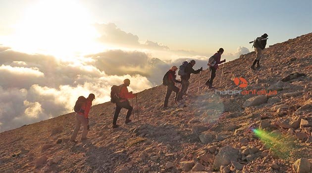 6 günde Beydağları'nın 28 zirvesine çıktılar