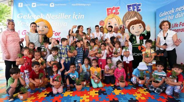 AÇILIŞINI ÇOCUKLAR YAPTI