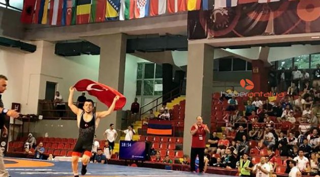 Adem Burak Uzun Avrupa Şampiyonu