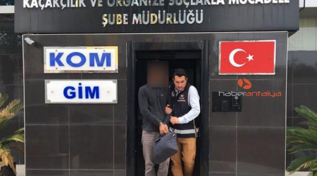 Afgan yolcuların üstünden 332 bin liralık değerli taş çıktı