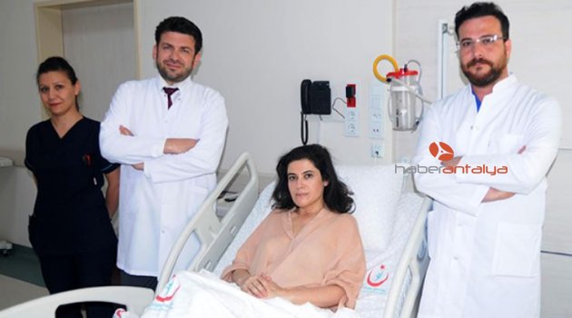Ağız içinden tiroid ameliyatıyla sağlığına kavuştu