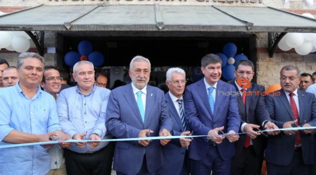 Ahi Evran Müzesi ve heykeli törenle açıldı.