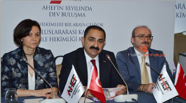 'Aile hekimliği Türkiye'de ortalama yaşam süresini 10 yıl uzattı'