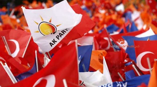 Ak Parti'de şok istifa