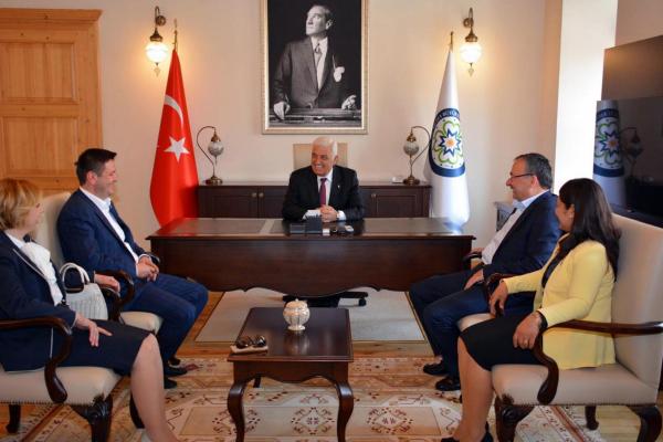 Ak Partili Adaylardan Chp'li Başkan Gürün'e Ziyaret