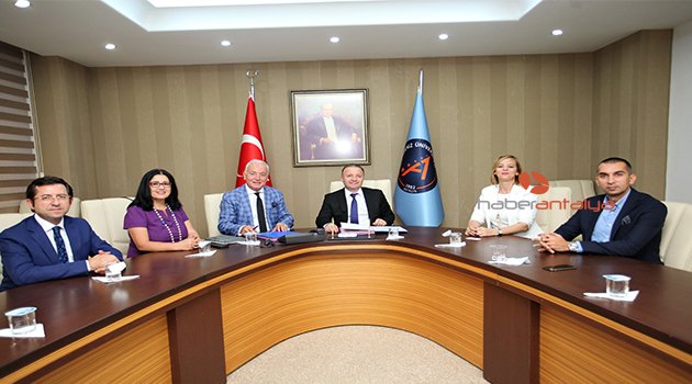  AKDENİZ ÜNİVERSİTESİ İLE ANSİAD ARASINDA PROTOKOL İMZALANDI
