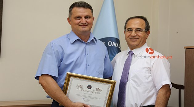 Akdeniz Üniversitesi İletişim Fakültesine yeni dekan