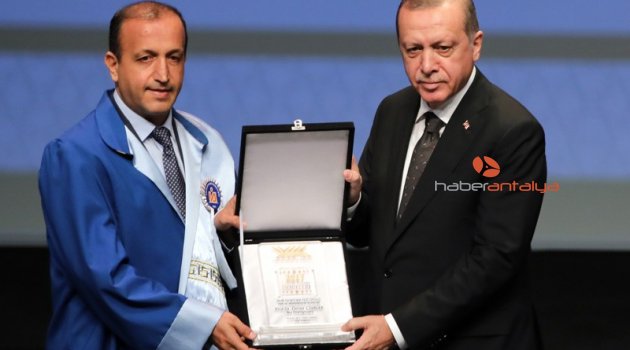 Akdeniz Üniversitesine YÖK Üstün başarı ödülü