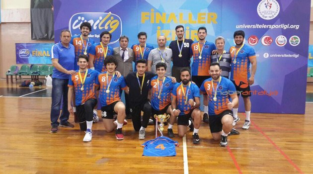 AKDENİZ ÜNİVERSİTESİ ÜNİLİG’DE ŞAMPİYON OLDU