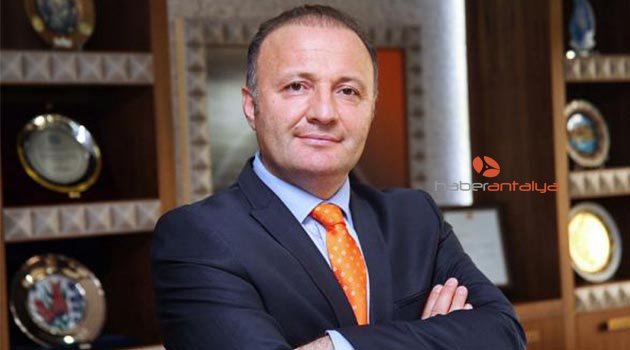 Akdeniz Üniversitesi'nde mezuniyet sevinci