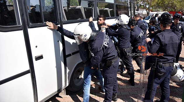 AKDENİZ ÜNİVERSİTESİ'NDE NEVRUZ KUTLAMASINA MÜDAHALE