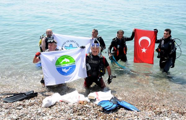 AKDENİZ'İ TEMİZLEDİLER