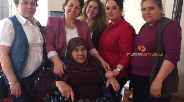 AKİÇDER, TAKDİR TOPLUYOR