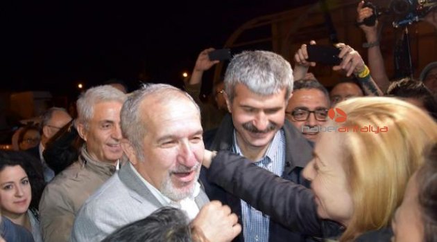 Akın Atalay: Türkiye'de adalet yok, yargı yok