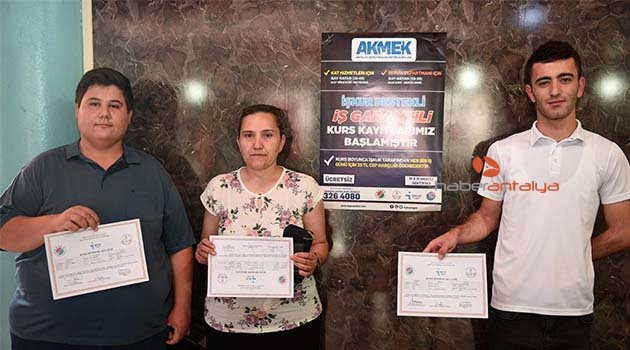 AKMEK kursiyerlerine iş garantili sertifika