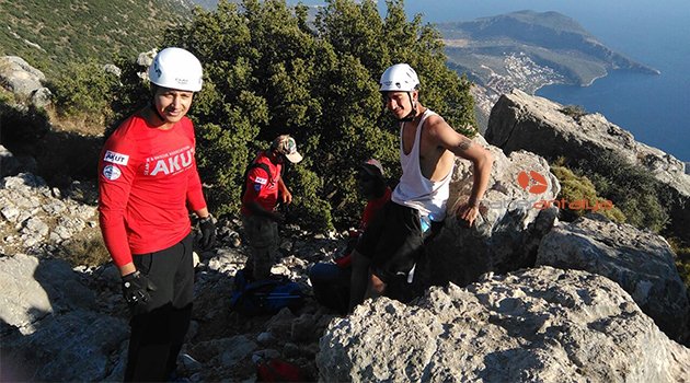 AKUT’TAN TURİST KURTARMA OPERASYONU