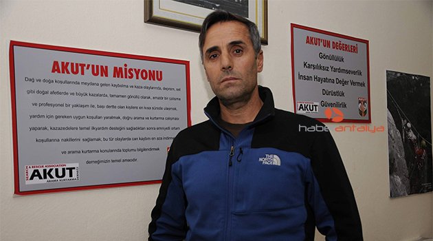AKUT'TA SİYASET TARTIŞMASI
