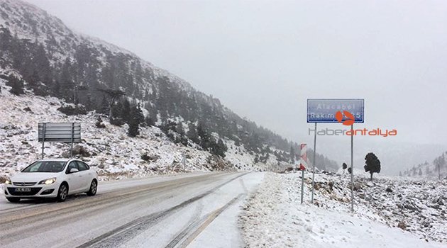 Alacabel'de kar yağışı