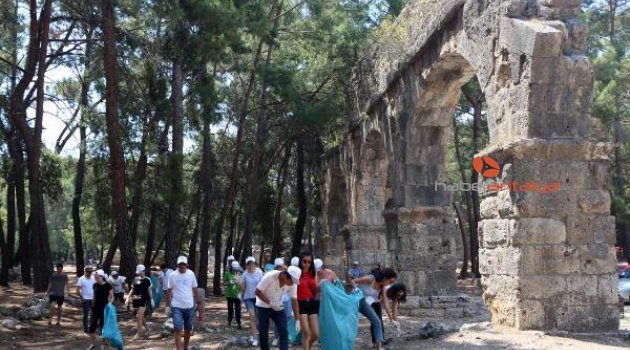 Alacasu Koyu ve Phaselis'te temizlik