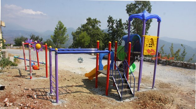 Alanya Belediyesinden 4 mahalleye çocuk parkı