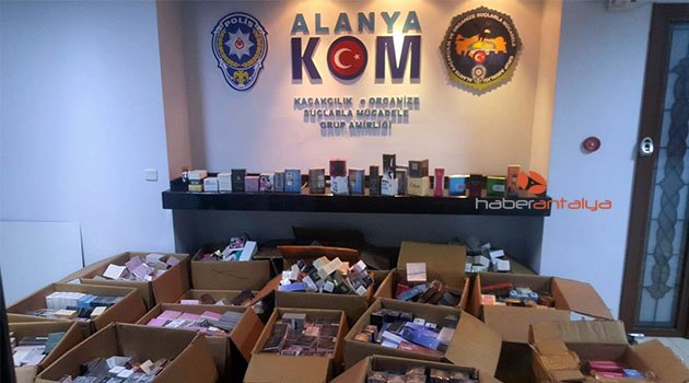 Alanya’da bin 554 kaçak parfüm ele geçirildi
