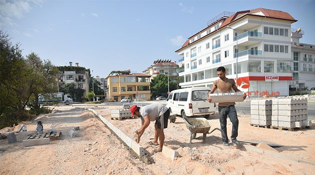 Alanya’da kaldırım ve yol düzenleme çalışmaları