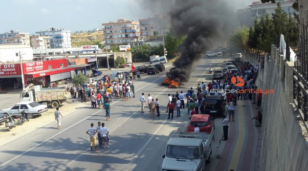 ALANYA’DA YOL KAPATTILAR