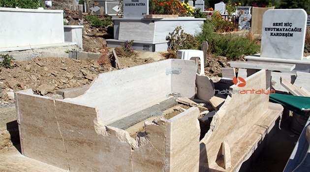 Alanya'da aile mezarlığı parçalandı
