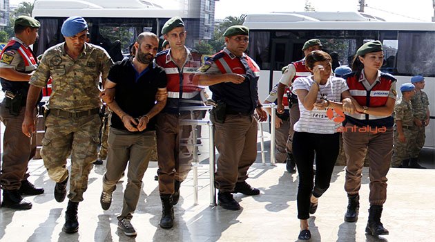 Alanya'da büyük operasyon: Uzun namlulu silahlar ve çok sayıda tutuklama