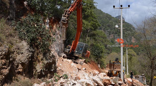 Alanya'da grup yolları genişletiliyor