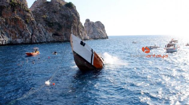 Alanya'da Sahil Güvenlik gemisi batırıldı